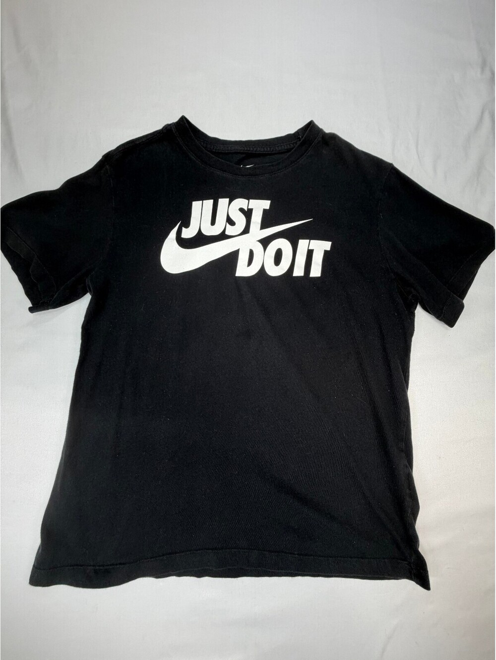 The Nike Tee Men's Graphic T-Shirt Just Do It Crew Neck Cotton Size Medium Black